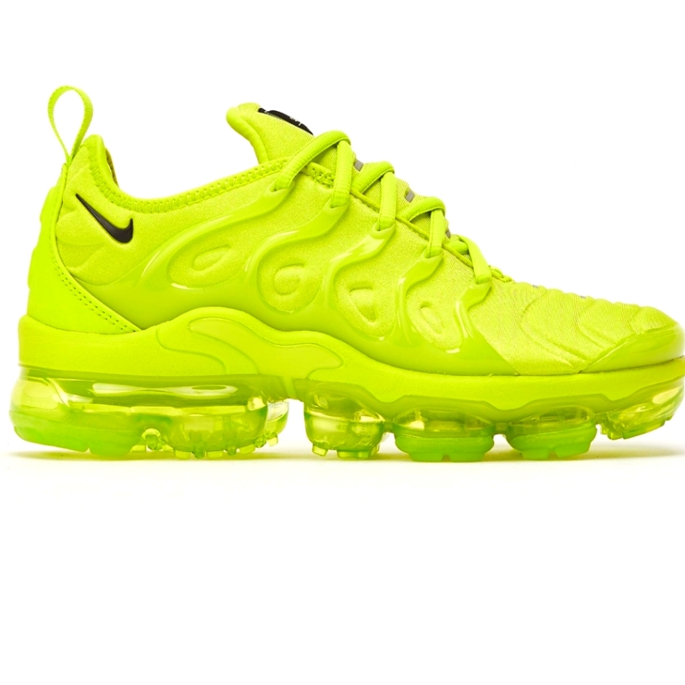 Brand New vapor max plus size 9